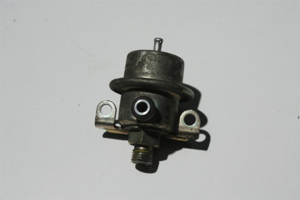 Audi S4/S6 C4/V8 PT/ABH/AEC Benzindruckregler 077133534A