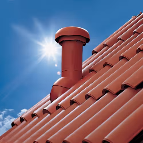 Ventilationsrør langt DN 110, DN 125 med nedløbsrør af mærket Klöber fra kategorien stejle tagpassager
