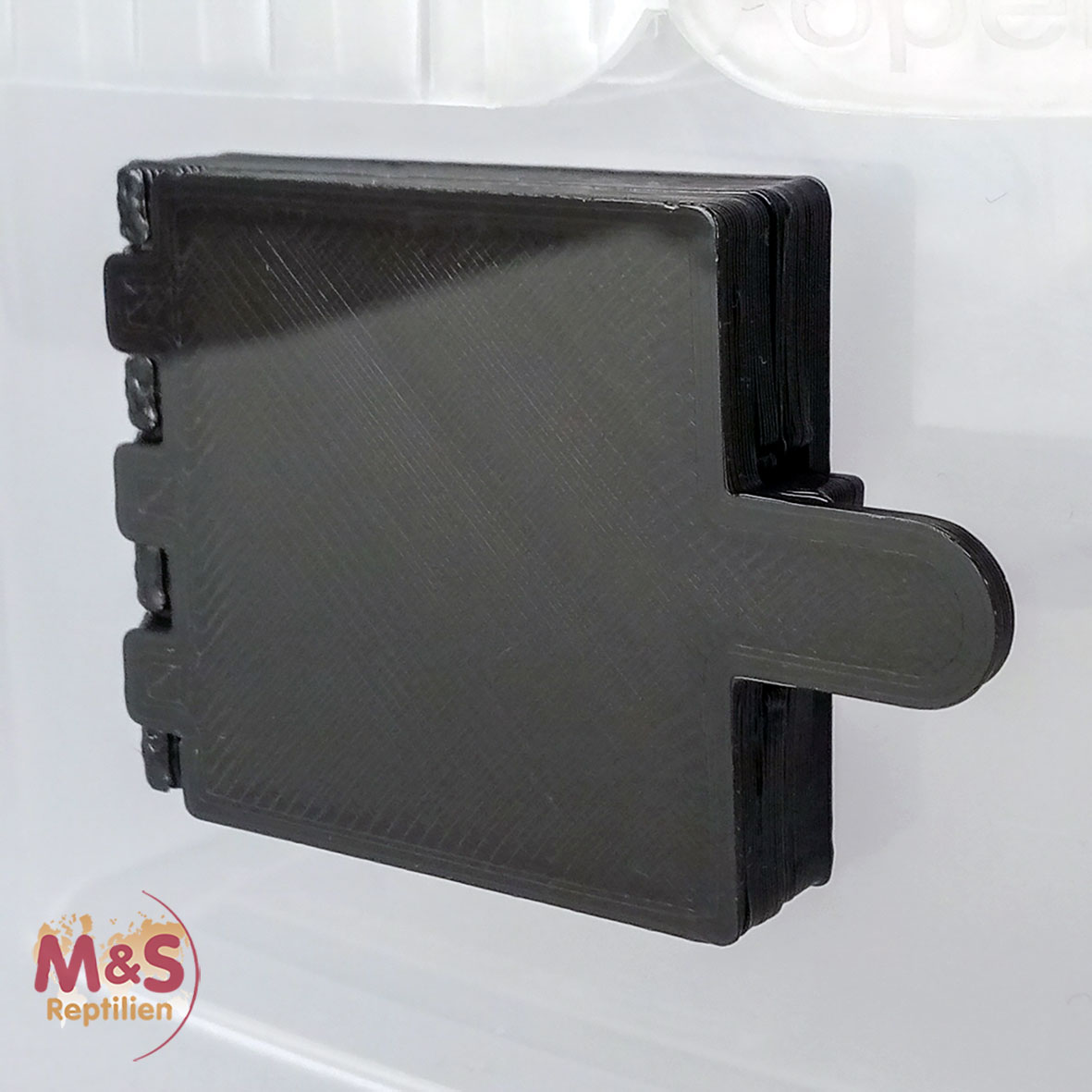 Die Futterluke zum Aufmachen  - geschlossen ohne Lüftung -