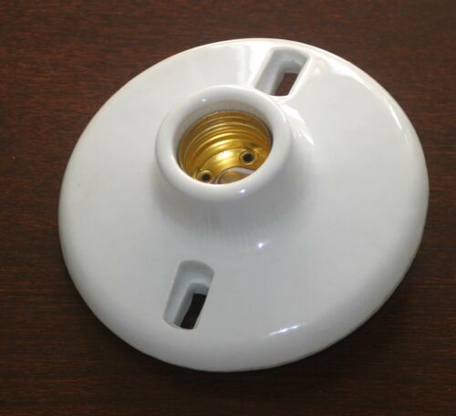 Fassung m. Bodenplatte aus hitzebeständigem Keramik