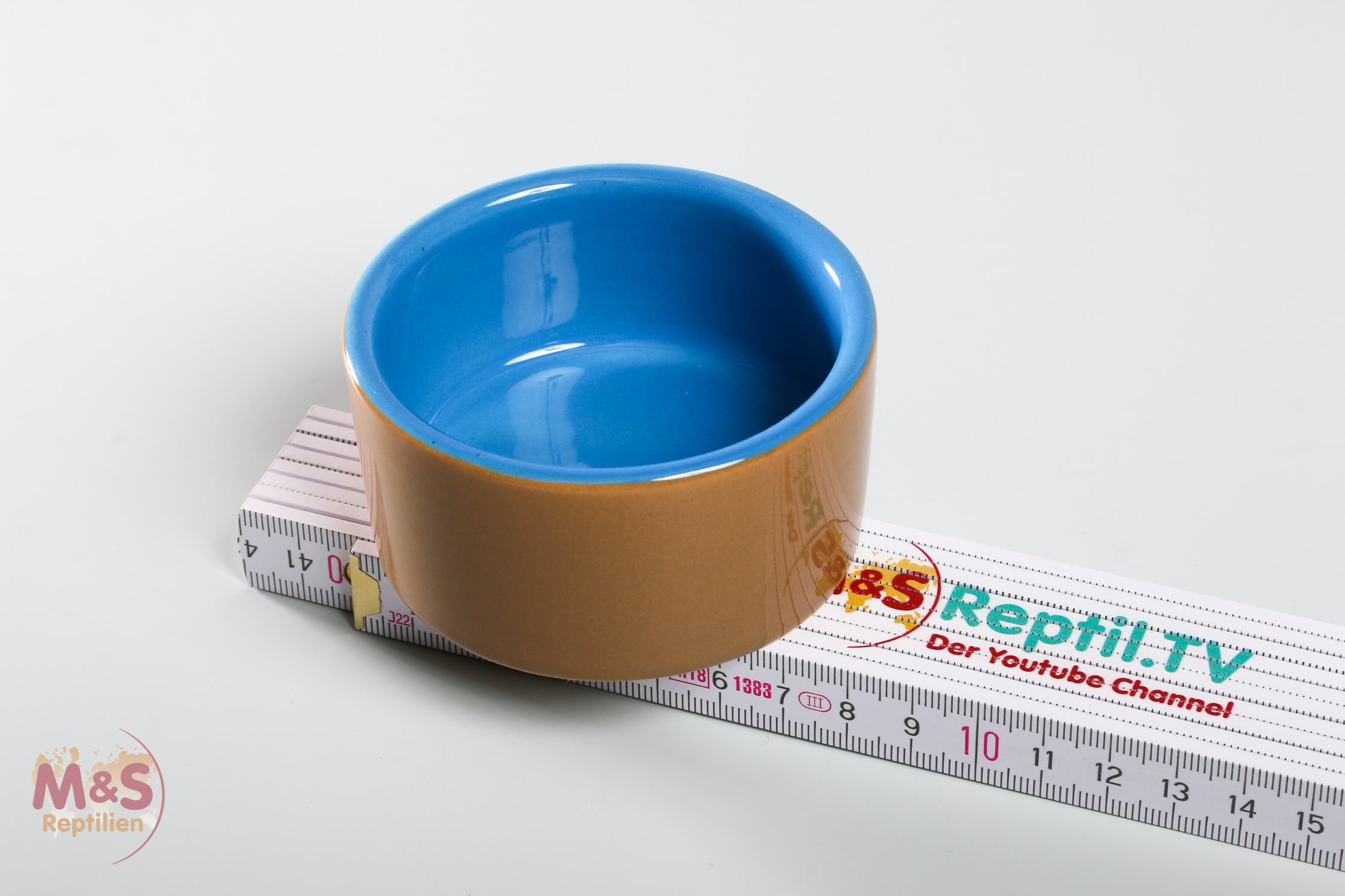 Wasserschale aus Keramik