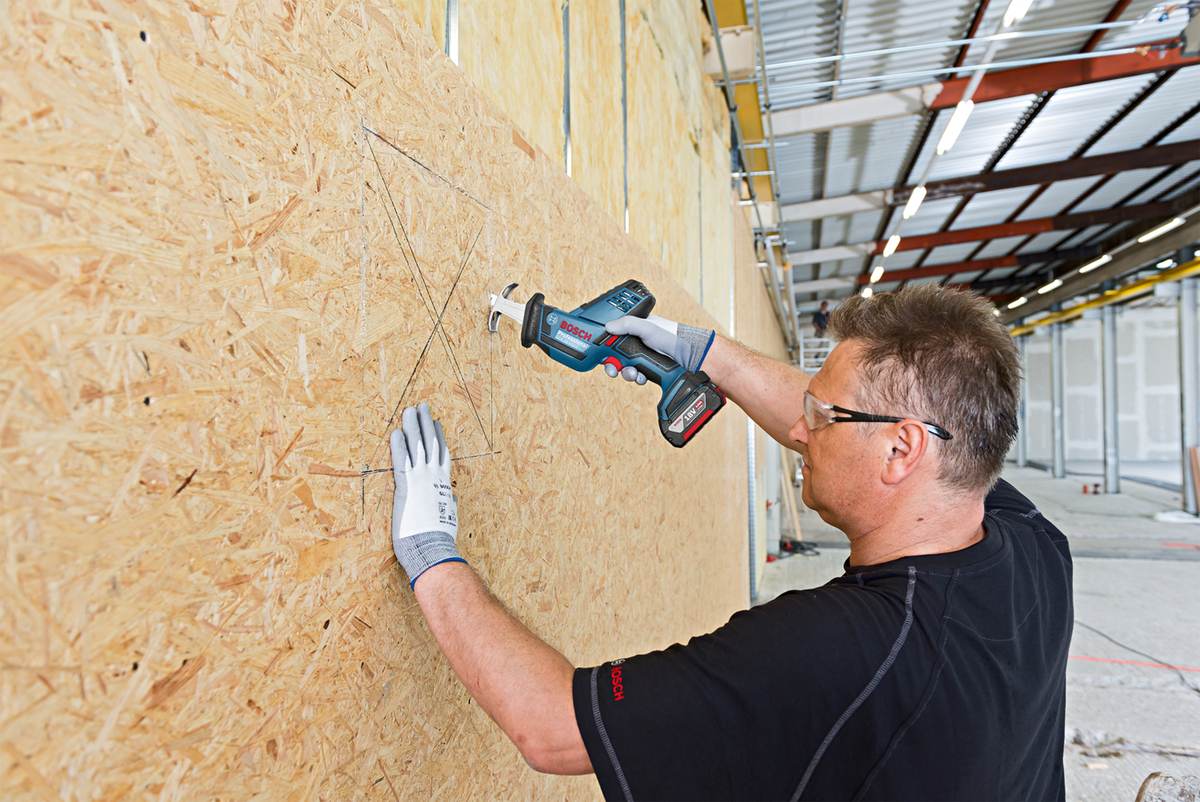 BOSCH Akku Säbelsäge GSA 18V-LI Click&go ohne Akku und Ladegerät Produktabbildung 3
