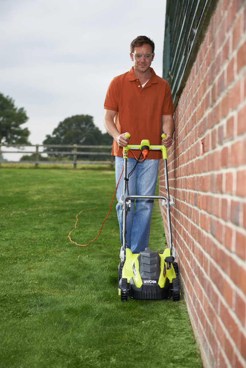RYOBI RLM15E36H Elektro-Rasenmäher 1500 W | 36 cm Schnittbreite + Mulchkeil Produktabbildung 2