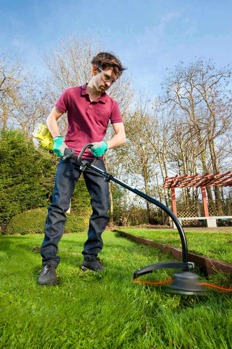 RYOBI RLT26C Benzin-Rasentrimmer | Motortrimmer | Freischneider | 26 cm³ | 2-Takt-Motor  Produktabbildung 3
