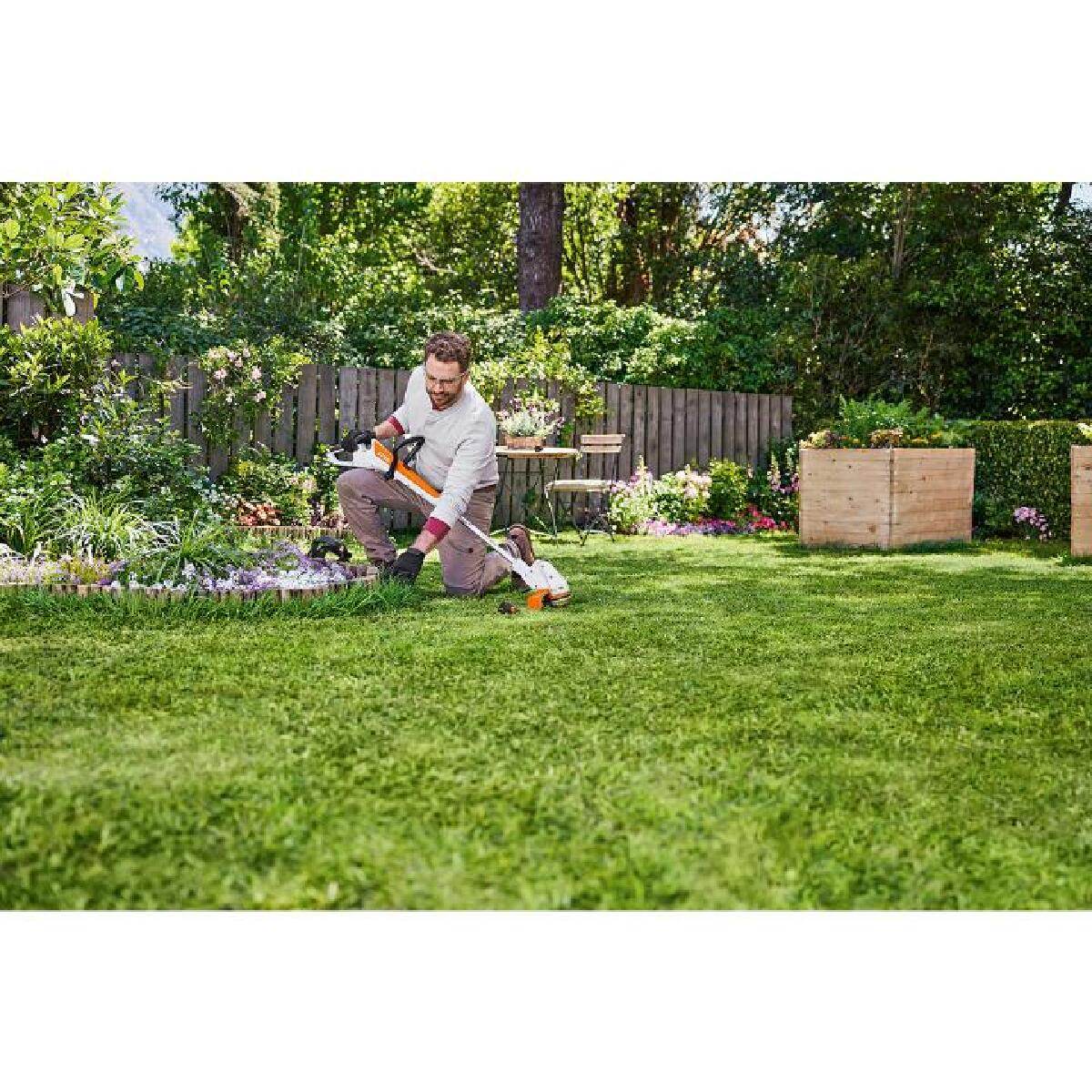 STIHL Akku-Motorsense FSA 30 Set, Freischneider für Trimm- & Ausputzarbeiten, Akku & Ladegerät Produktabbildung 8