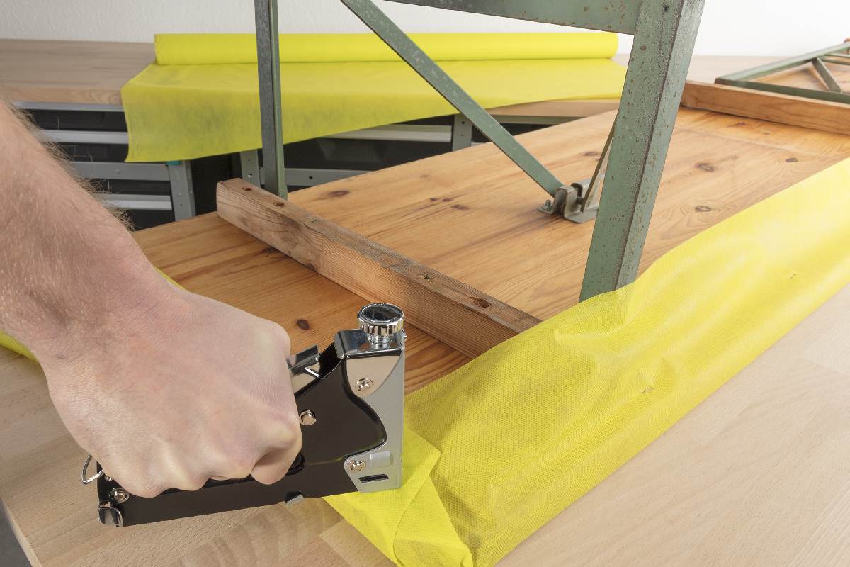 wolfcraft Handtacker Set tacocraft 7, mit 1000 Breitrückenklammern für Arbeiten im Haushalt Produktabbildung 6