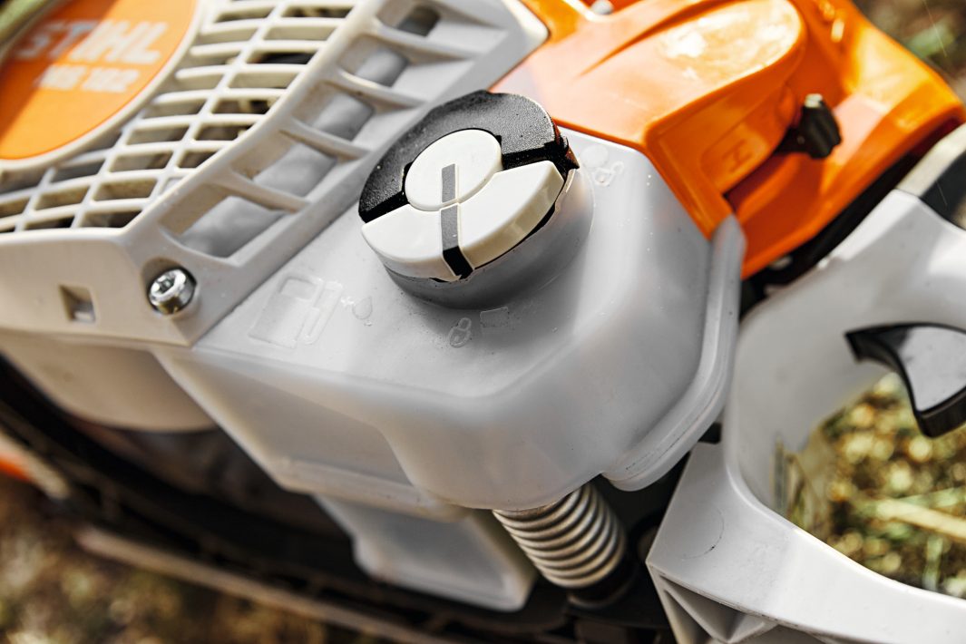 STIHL Benzin-Motorsäge MS 182, Kettensäge mit 2,2 PS, 1,6kW, Schnittlänge 35 cm Produktabbildung 3