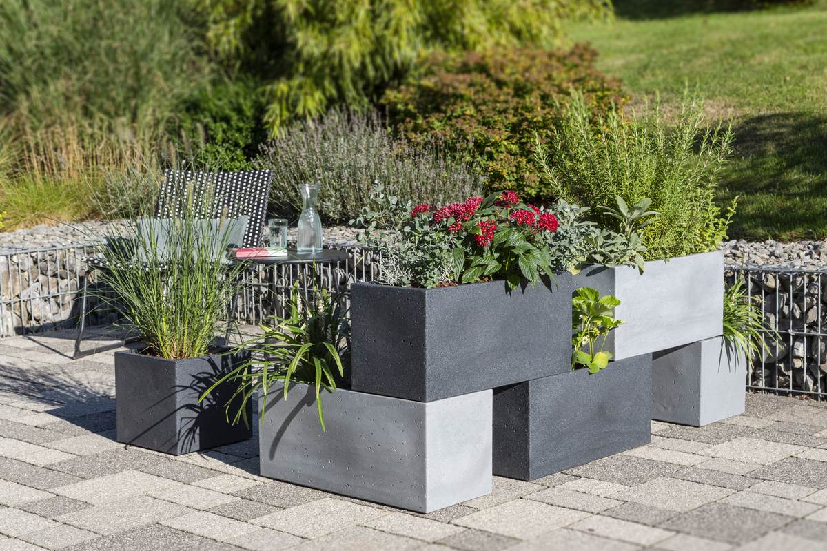 Scheurich Blumenkasten C-Cube Long, Pflanzengefäss für Aussen, rechteckig, Länge 80 cm, Stony Black Produktabbildung 6