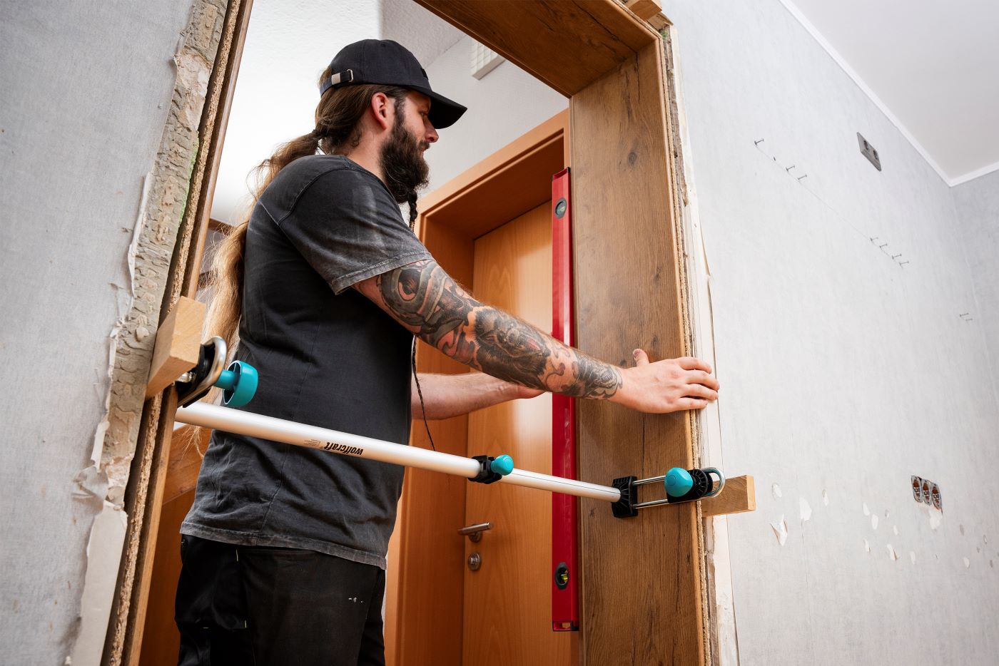 wolfcraft Türfutterstrebe Easy, Strebe für alle Türen von 600 - 1000 mm Breite Produktabbildung 8