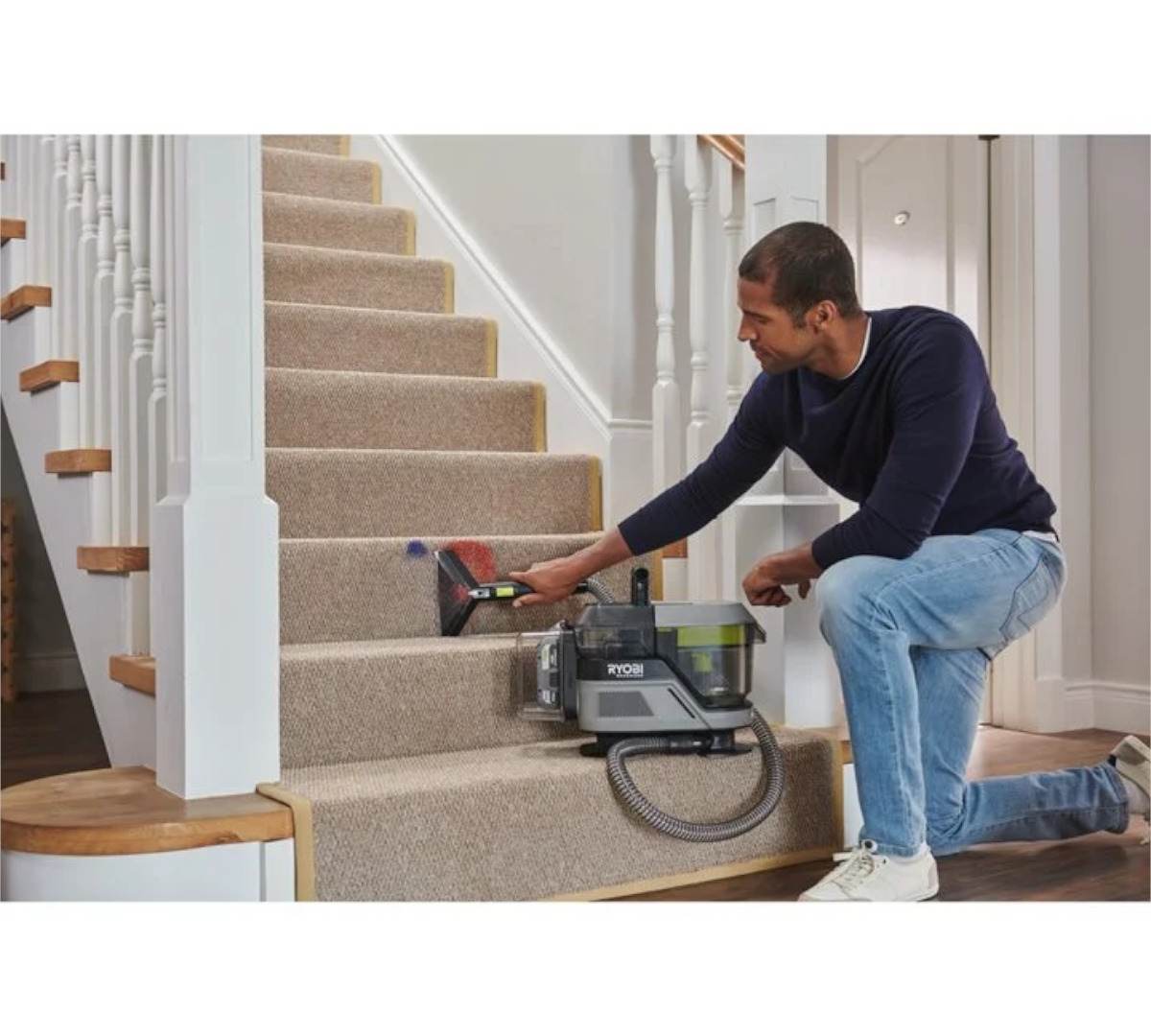 Ryobi Brushless Akku-Textilreiniger Pro 18 V ONE+, 820 l/min Luftstrom, ohne Akku & Ladegerät Produktabbildung 4