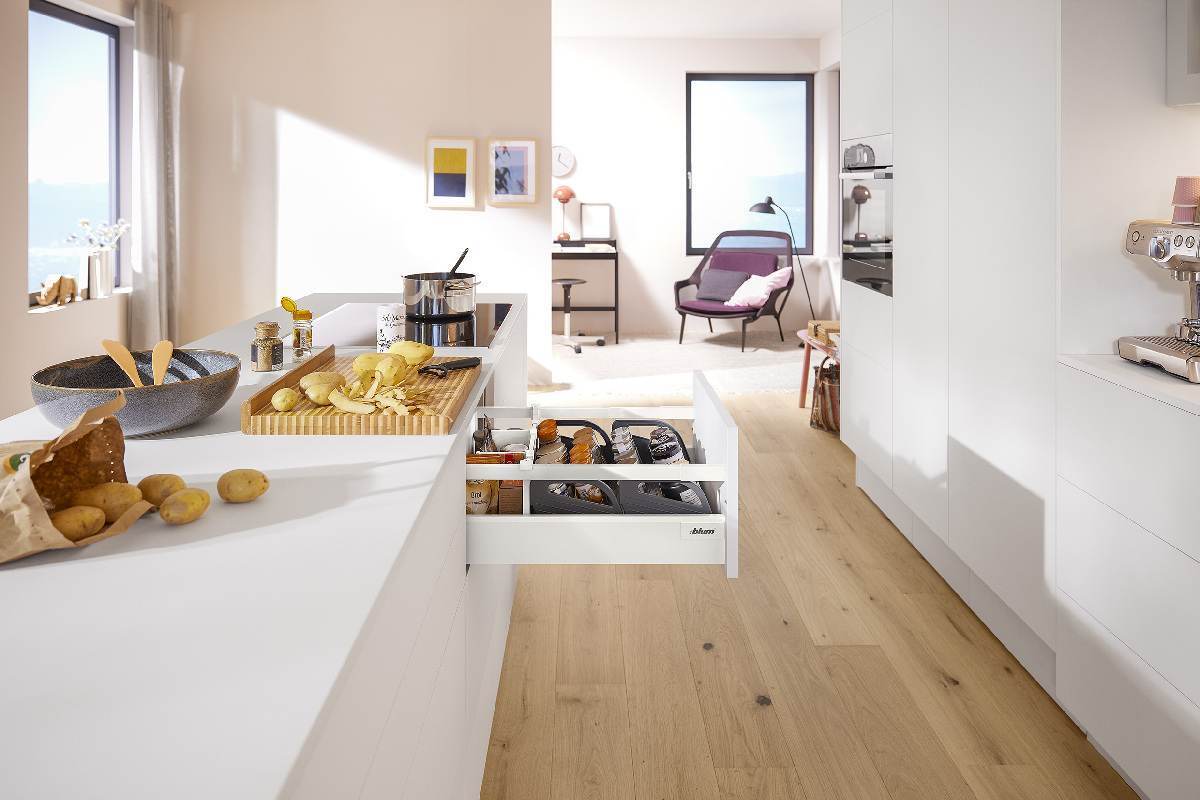 Blum TANDEMBOX antaro Frontauszug Reling C mit Vollauszug TIP-ON BLUMOTION, INSERTA, Seidenweiß Produktabbildung 7