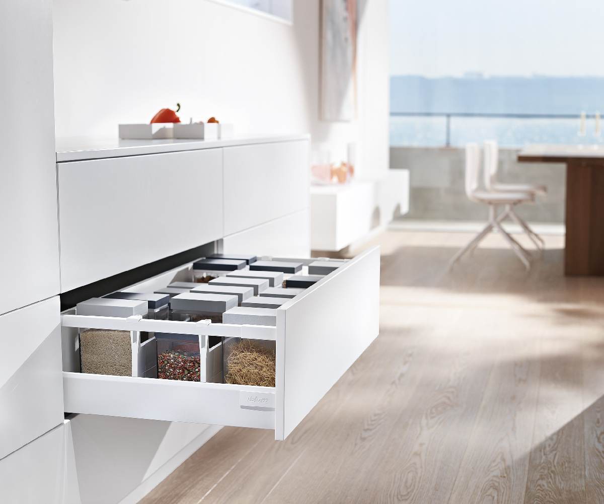 Blum TANDEMBOX antaro Frontauszug Reling D mit Vollauszug TIP-ON BLUMOTION, INSERTA, Seidenweiß Produktabbildung 3