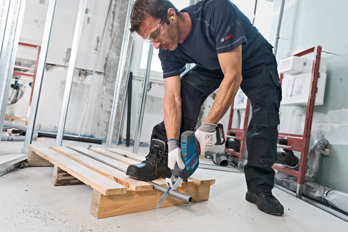 BOSCH Akku Säbelsäge GSA 18V-LI Click&go ohne Akku und Ladegerät Produktabbildung 2