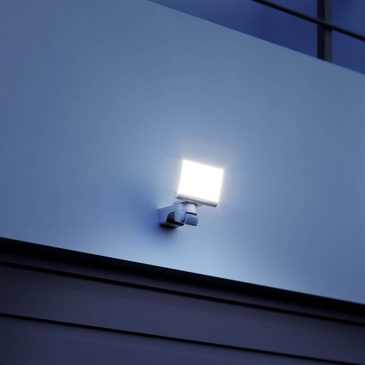 Steinel LED Strahler XLED HOME 2 S, 13,7 W, 1550 lm, 180° Bewegungsmelder, 10m Reichweite, Weiß Produktabbildung 2